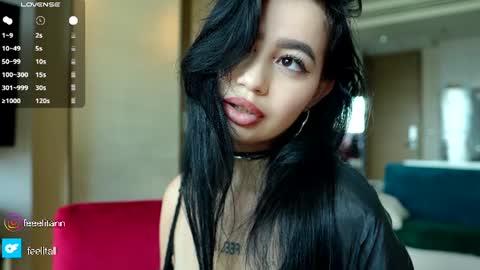 yuna_leen online show from 06.15.26