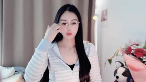 YunEr online show from 04.25.26