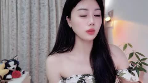 Snapshot of yuner0715 chatting on 06.26.26 YunEr online show from 06.26.26