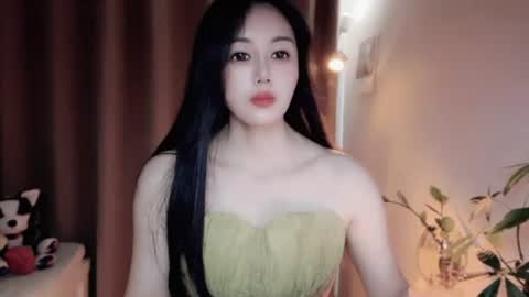 Snapshot of yuner0715 chatting on 06.28.26 YunEr online show from 06.28.26