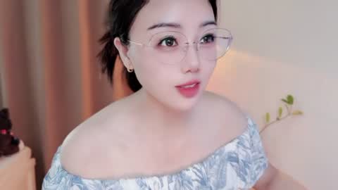 Snapshot of yuner0715 chatting on 07.15.26 YunEr online show from 07.15.26
