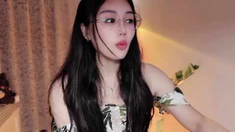 Snapshot of yuner0715 chatting on 07.30.26 YunEr online show from 07.30.26