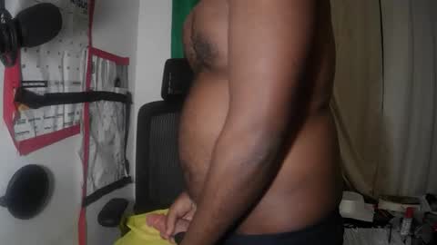 Snapshot of yungma chatting on 11.01.25 yungswade online show from 11.01.25