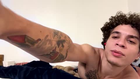 Snapshot of yungxxhung chatting on 01.15.25 yungxxhung online show from 01.15.25