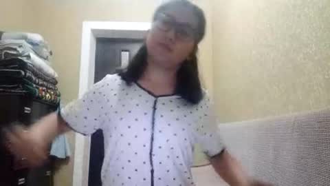 Yuna online show from 11.17.25