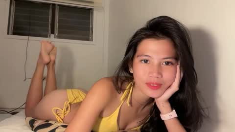 Snapshot of yuri_kai chatting on 11.13.25 yuri online show from 11.13.25