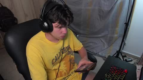 yurii_moody online show from 12.11.24