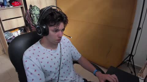 yurii_moody online show from 12.27.24