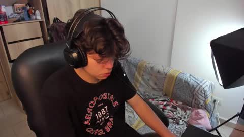 yurii_moody online show from 10.31.25