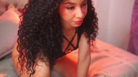 Yuyi Cam online show from 11.08.25