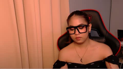 Snapshot of yvannasilva18 chatting on 02.06.25 jai online show from 02.06.25