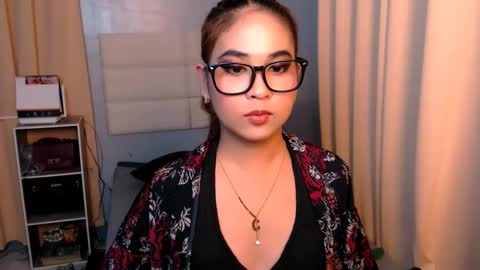 Snapshot of yvannasilva18 chatting on 02.22.25 jai online show from 02.22.25