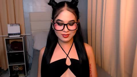 Snapshot of yvannasilva18 chatting on 03.12.25 jai online show from 03.12.25