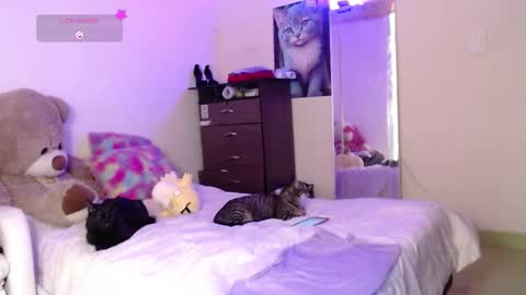 yvonn online show from 10.31.25