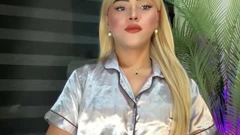 Snapshot of yvonne_guidotti chatting on 02.15.25 Miss Cali online show from 02.15.25