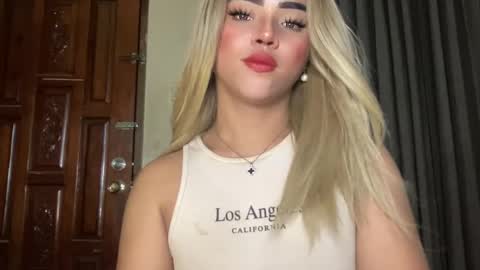 Snapshot of yvonne_guidotti chatting on 03.11.25 Miss Cali online show from 03.11.25