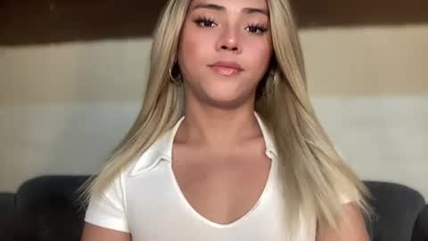 Snapshot of yvonne_guidotti chatting on 09.18.25 Miss Cali online show from 09.18.25