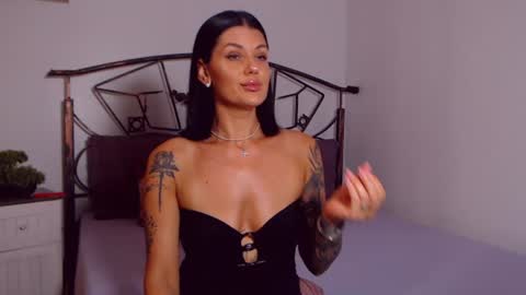 I V Y   online show from 06.25.26