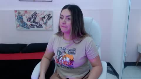 Snapshot of zaai_ chatting on 12.04.25 Zai online show from 12.04.25