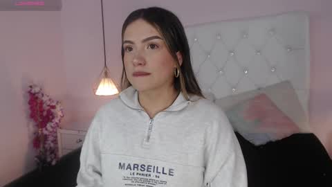 Snapshot of zaai_ chatting on 12.15.25 Zai online show from 12.15.25