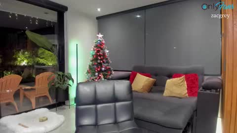 Snapshot of zacandmarcosmg_ chatting on 12.23.25 zacandmarcosmg_ online show from 12.23.25