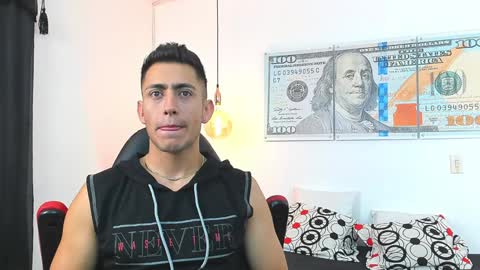 Snapshot of zachpri20 chatting on 12.19.24 zachpri20 online show from 12.19.24