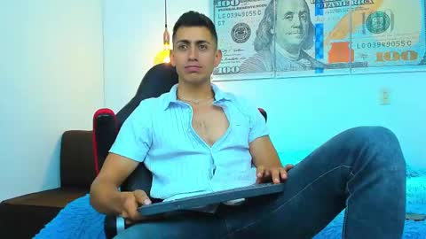 Snapshot of zachpri20 chatting on 03.10.25 zachpri20 online show from 03.10.25