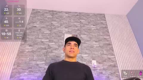 Snapshot of zack_joness10 chatting on 11.11.25 zack_joness10 online show from 11.11.25