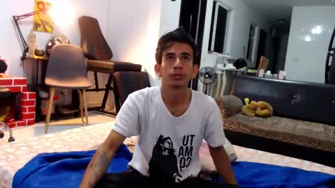 Snapshot of zack_kingg chatting on 12.07.24 Zack King online show from 12.07.24