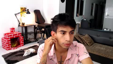 Snapshot of zack_kingg chatting on 12.08.24 Zack King online show from 12.08.24