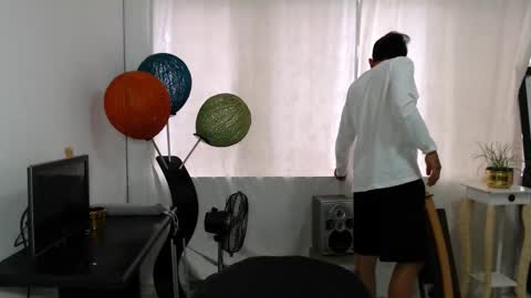 Snapshot of zack_kingg chatting on 12.26.24 Zack King online show from 12.26.24