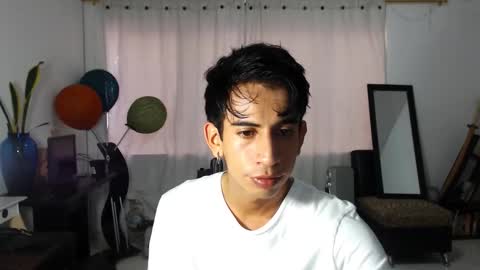 Snapshot of zack_kingg chatting on 12.31.24 Zack King online show from 12.31.24