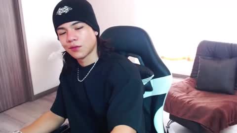 Snapshot of zackss_player chatting on 10.27.25 zackss_player online show from 10.27.25