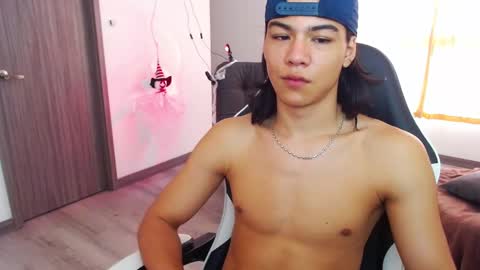 Snapshot of zackss_player chatting on 10.30.25 zackss_player online show from 10.30.25