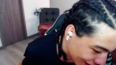 Snapshot of zackss_player chatting on 11.04.25 zackss_player online show from 11.04.25