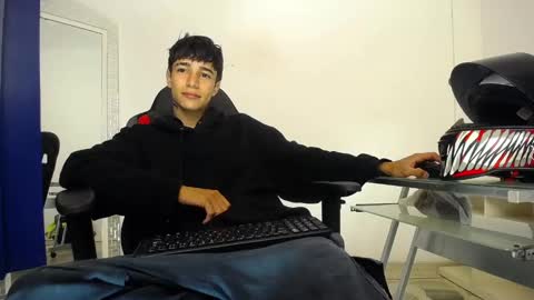 Snapshot of zacktk7 chatting on 12.19.24 zack online show from 12.19.24