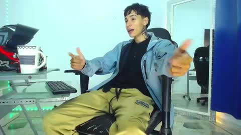 Snapshot of zacktk7 chatting on 12.30.24 zack online show from 12.30.24