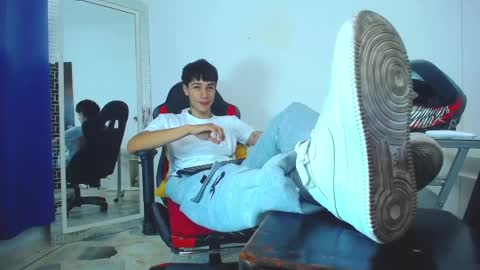 Snapshot of zacktk7 chatting on 01.09.25 zack online show from 01.09.25