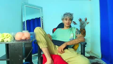 Snapshot of zacktk7 chatting on 02.28.25 zack online show from 02.28.25