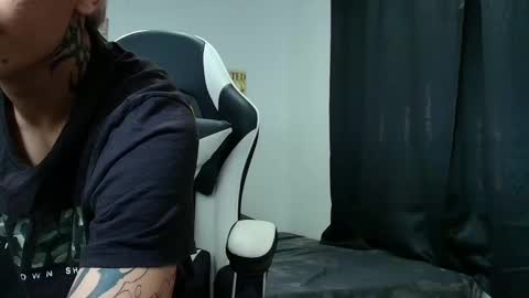 Snapshot of zacktk7 chatting on 03.08.25 zack online show from 03.08.25