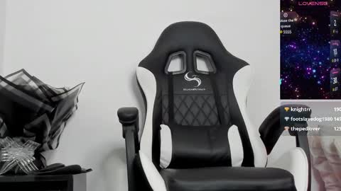 Snapshot of zafiro_winslow chatting on 02.19.25 GODDESS ZAFIRO WINSLOW online show from 02.19.25