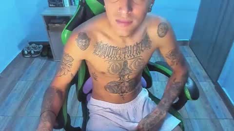 Snapshot of zafirocum chatting on 12.03.25 BiG Zafiro online show from 12.03.25