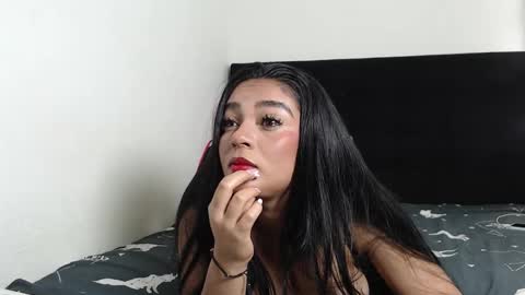 Snapshot of zahara_18_ chatting on 10.16.25 Zahara 18  online show from 10.16.25