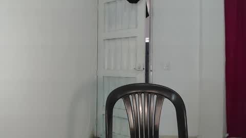 Snapshot of zahhysims chatting on 01.24.25 zahhy online show from 01.24.25