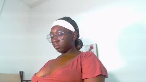 Snapshot of zahhysims chatting on 02.24.25 zahhy online show from 02.24.25