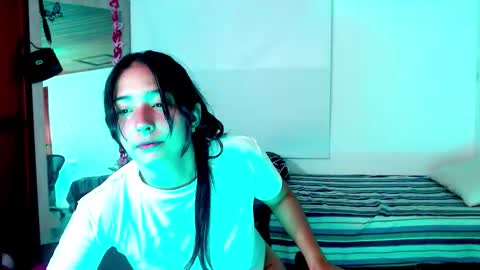 Snapshot of zainasiddiqui chatting on 10.27.25 Zaina online show from 10.27.25