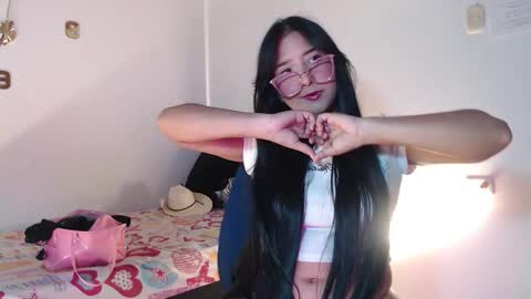 Snapshot of zainasiddiqui chatting on 10.28.25 Zaina online show from 10.28.25