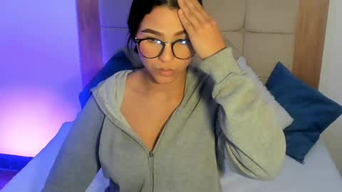 Snapshot of zamara_steev chatting on 10.02.25 zamara_steev online show from 10.02.25
