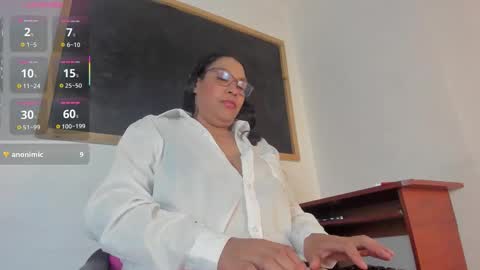 Snapshot of zamariah chatting on 10.29.25 Danna online show from 10.29.25