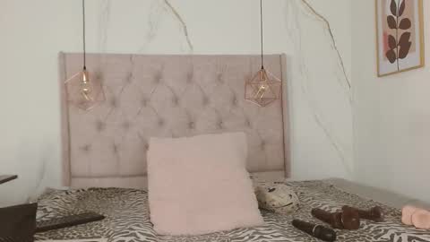 Snapshot of zamirasc chatting on 10.12.25 ZAMIRA online show from 10.12.25